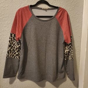 NWOT Women's Main Strip Shirt